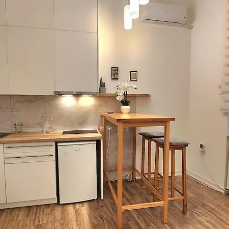 Newly Built Cozy & Modern Gem - Center Of Old Town